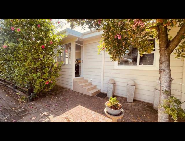 4 BEDROOM PROPERTY TO RENT IN KEURBOOMS RIVER